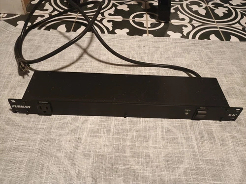 Furman M-8x2 Merit Series 8 Outlet Power Conditioner And Surge Protector