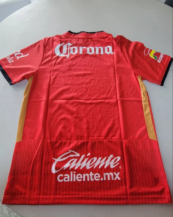 Jersey Toluca Calce Ajustado 2026 Local Diablos Parches Campeón y Estrella Foto 4 de 4