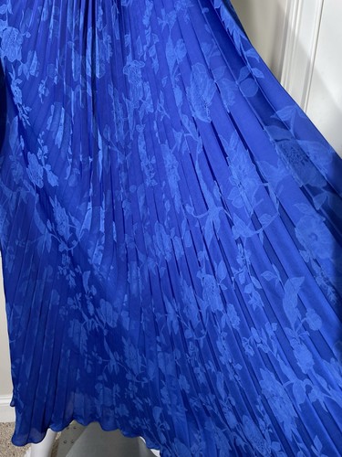 Banana Republic Sz M Radiant One Shoulder Dress Blue Pleated Flowers Accordian - Picture 13 of 22