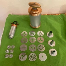 Mirro VTG  Cookie/Pastry Press 12 Discs 3 tips &  Deco Set -6 tips Spritz 🧑‍🍳