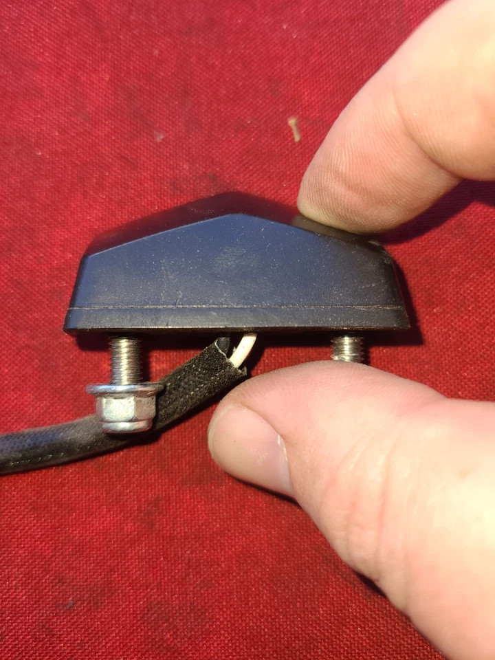 Luz de matrícula OEM 2018-2025 18-25 Indian Chief Scout Rogue Bobber 2413810 Foto 3 de 4