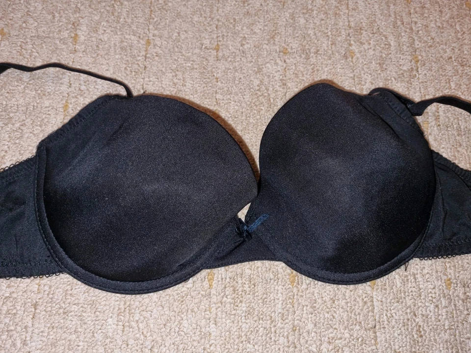 🌸 Gorgeous black NEW LOOK padded Underwired Bra Size 32C - Image 1 of 1