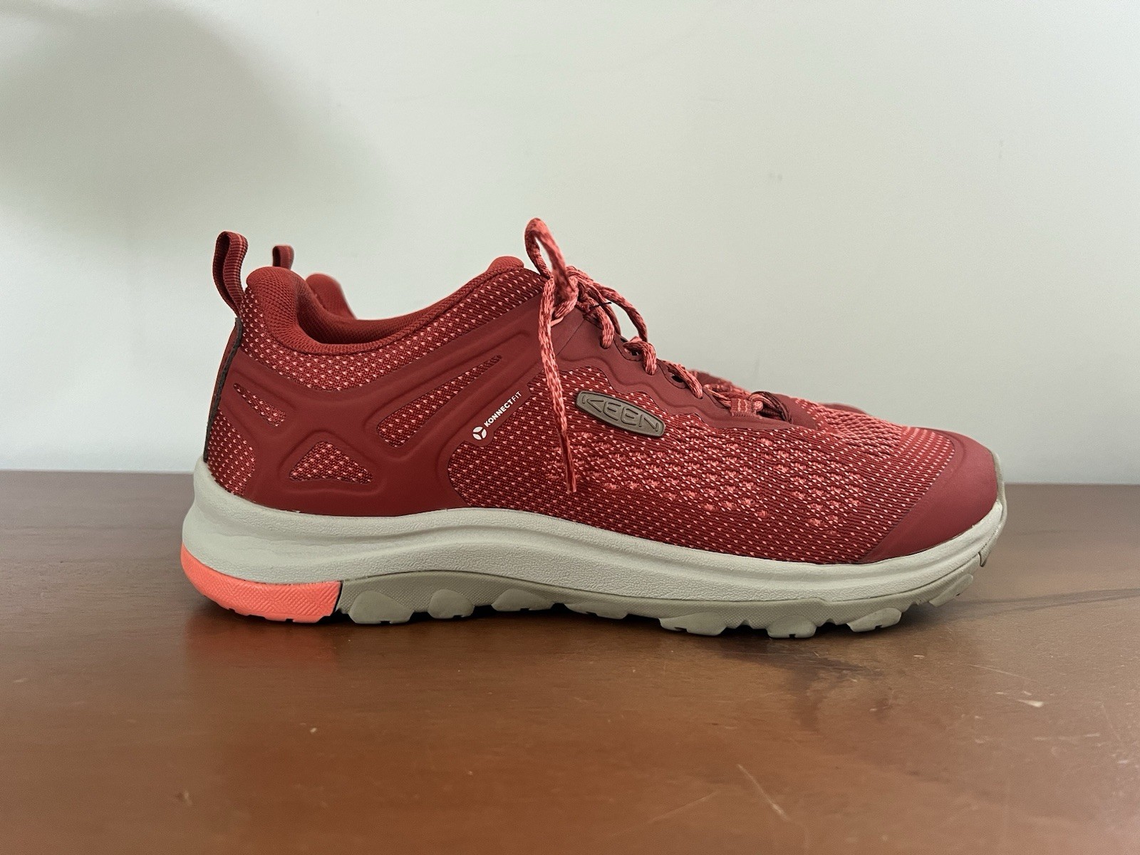 Scarpe da trekking Keen donna Terradora II Vent taglia 9 5 rosse leggere trail 1022341