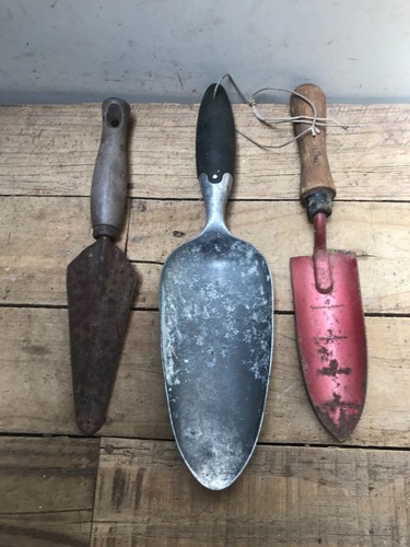 3 Vintage Garden Hand Shovel Planting Digging Rusty Wood Handle aluminum