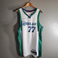 2021-22 Dallas Mavericks Luka Doncic Nike City Edition Jersey Large