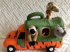 Toys’R Us for FAO Schwarz Plush Animal Safari Carry Case Giraffe Monkey & Rhino