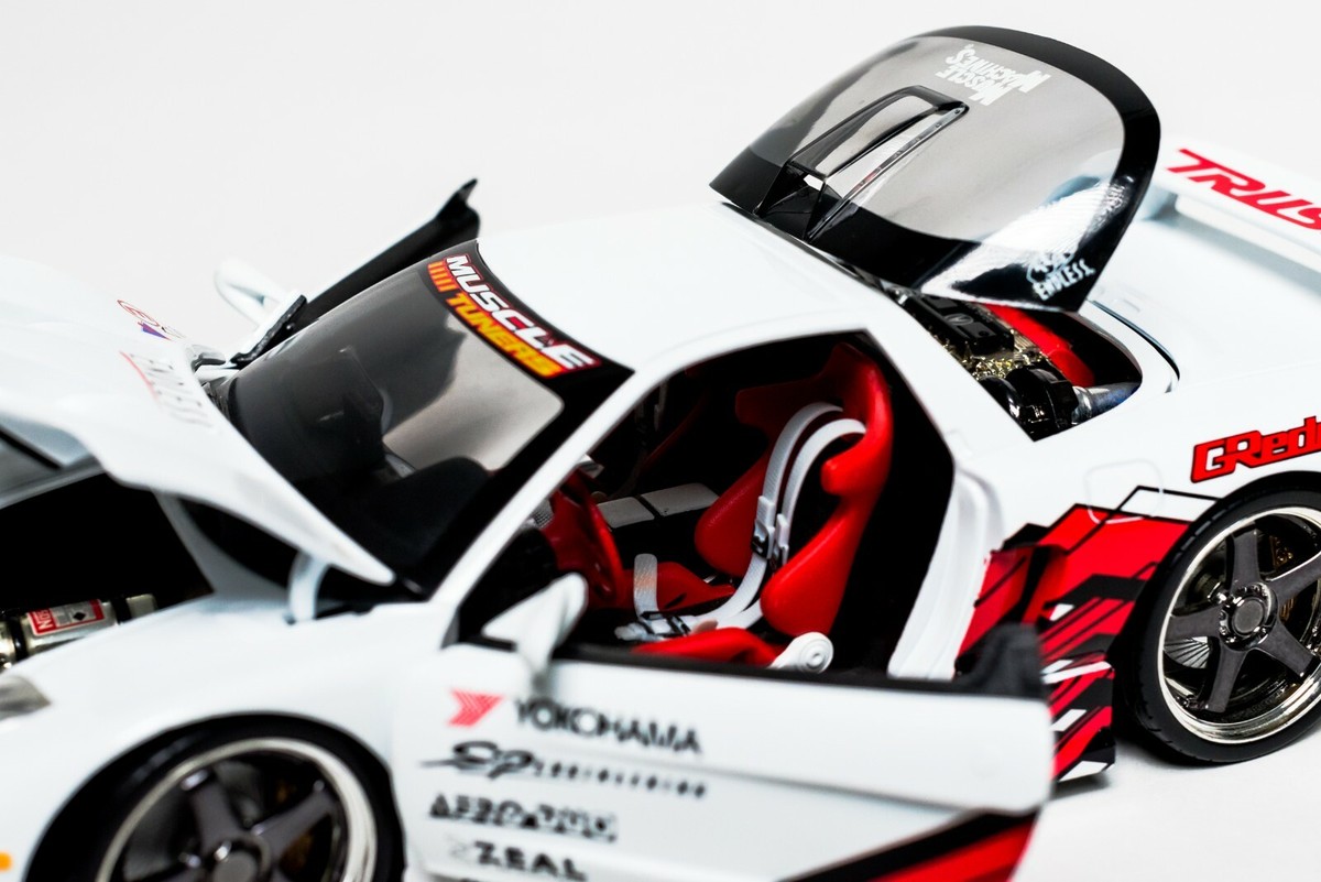 ULTRA RARE WHITE Muscle Machines 2003 Acura NSX Tuners 1:18