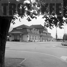 Larger Negative SWITZERLAND BOB/BLS/SBB Railway Scene Interlaken Station 1979