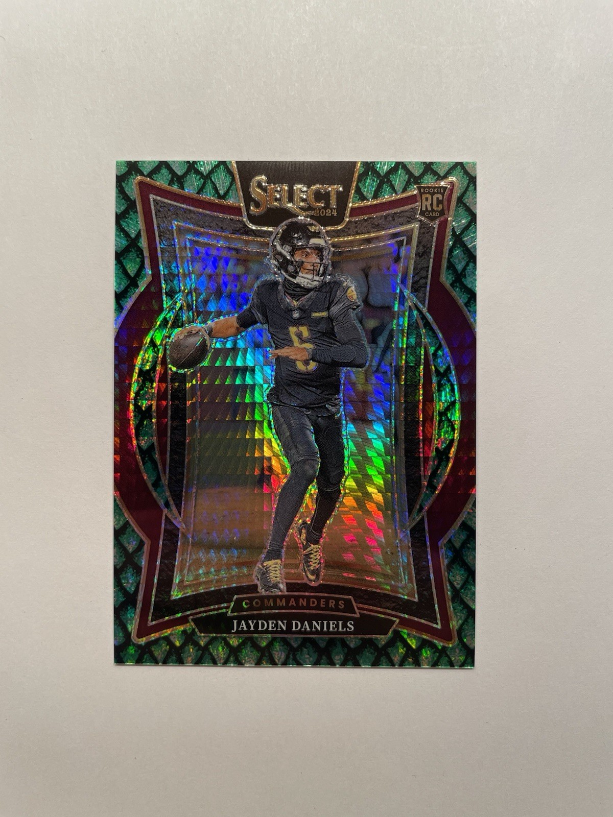 2024 Panini Select Concourse Jayden Daniels #26 Dragon Scale Prizm /81 RC ROOKIE