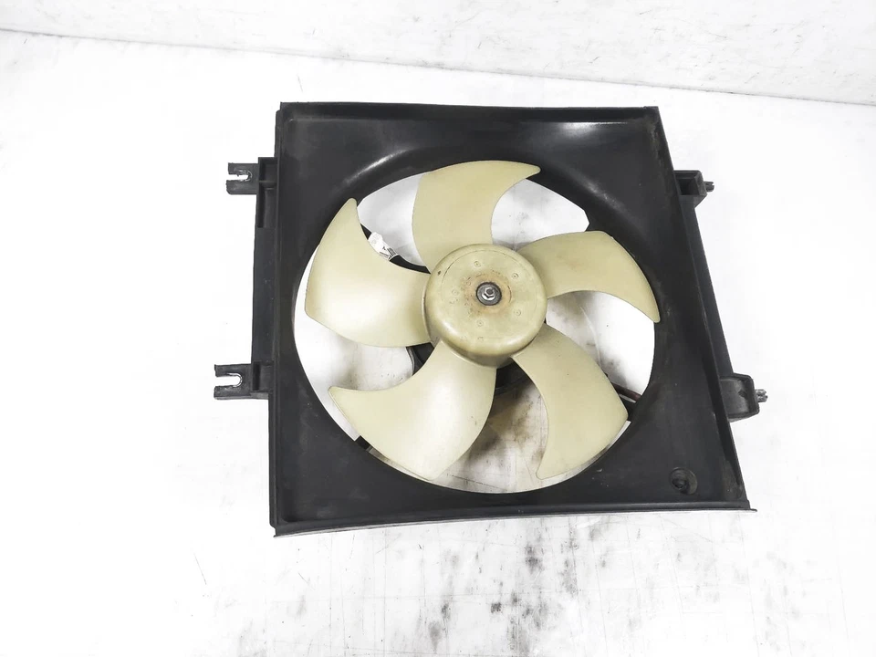 Subaru Outback 2008-2014 condensador CA ventilador motor y cubierta 73310Ag04a Foto 2 de 4