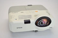 Epson PowerLite 425W Short Throw 1280 x 800 (WXGA) 3LCD Projector 100 Hours!