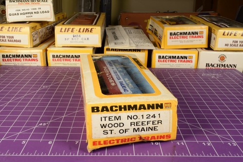 TrkRdy Bachmann Artikel 1241 Wood Reefer State of Maine Kunststoff Kupplungen | Zustand: Used