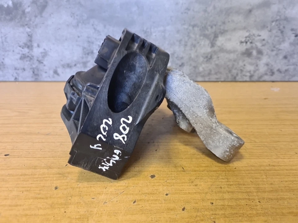 2024 PEUGEOT 208 MK2 FL 1.2 PETROL HNE / EB2ADTD DRIVER SIDE ENGINE MOUNT 243248 - Image 2 of 4