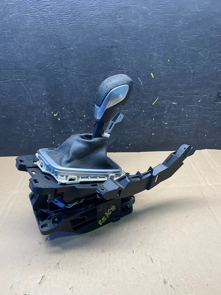 Ford Escape 2013 a 2016 transmisión automática palanca de cambios OEM R8768 DG Foto 2 de 4