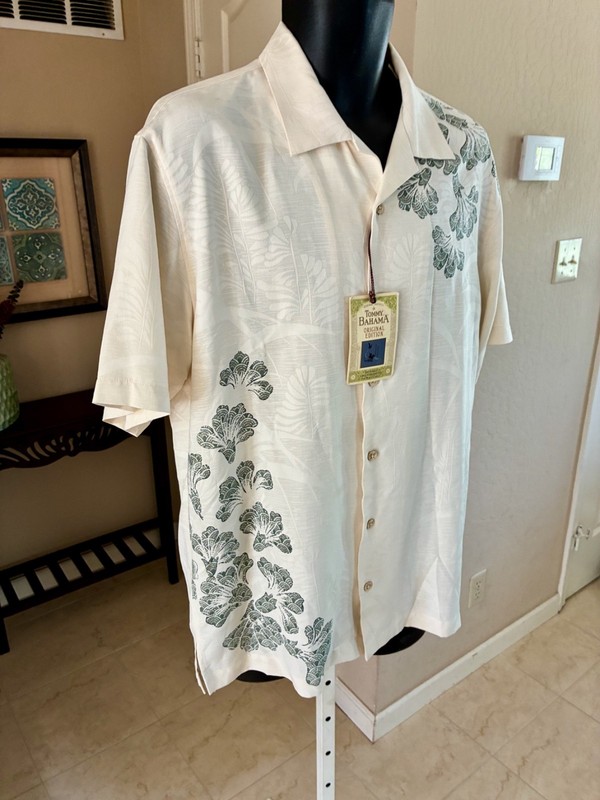 NWT Tommy Bahama Saki Lounge Shirt Cream Tan Mermaid Embroidered Hawaiian M