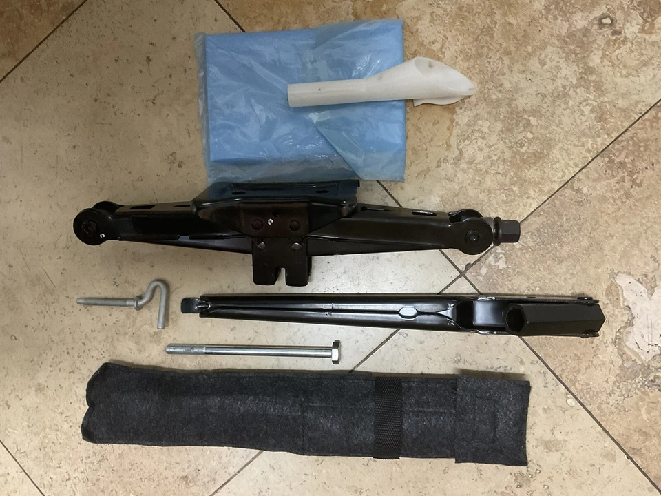 Ford Fusion Jack 2008-2009-2010-2011-2012 con herramientas OEM Foto 2 de 4