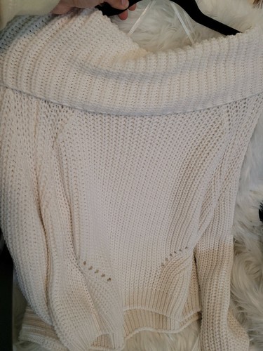 NEW moon and madison white knit sweater 