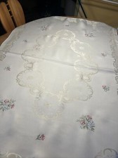 Tischdecke cremefarben Seidendamast mit Stickerei 138 X 96 cm Tafeldecke beige
