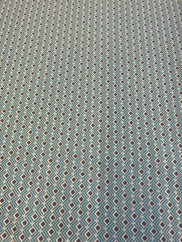 1 Metre Green Deco Print 100% Pure Cotton Fabric 45”Wide Dress Craft - Picture 3 of 3
