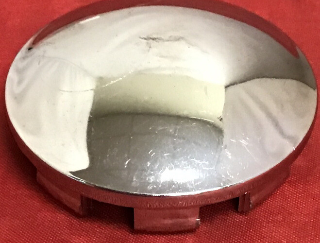 ONE USED CHROME CENTER CAP 31113 12131
