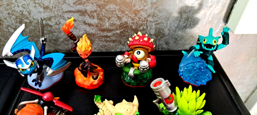 Skylanders Trap Team - 12-teiliges-Set: 7 Game Characters +5 Fallen/Traps - Imagen 4 de 4
