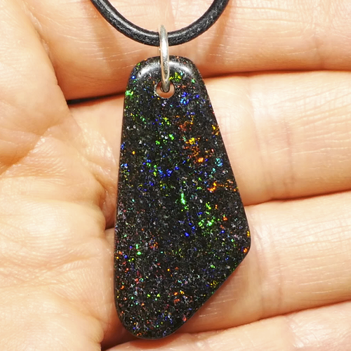 24.57 ct Multicolor Matrix Opal Anhänger aus Queensland - Australien - Bild 3 von 4