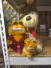 Dakin Vintage 1981 Garfield and 1983 Odie Stuffed Animals Plush 