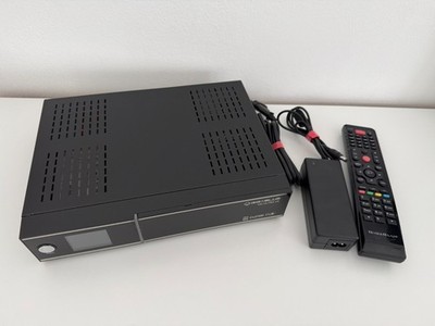 GigaBlue HD Ultra UE DVB-S2 160GB SSD Intel OpenATV 7.6 Sat Receiver LCD-Display