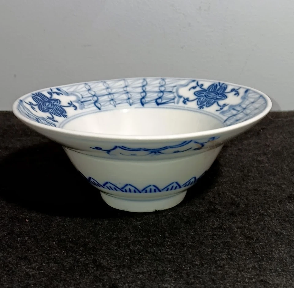 Set of 5 Chinese Blue and White Noodle Bowls - Image 3 of 4