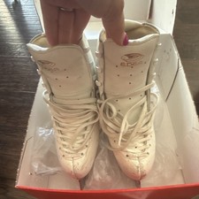 Edea Overture White Figure Skates Size 235 B