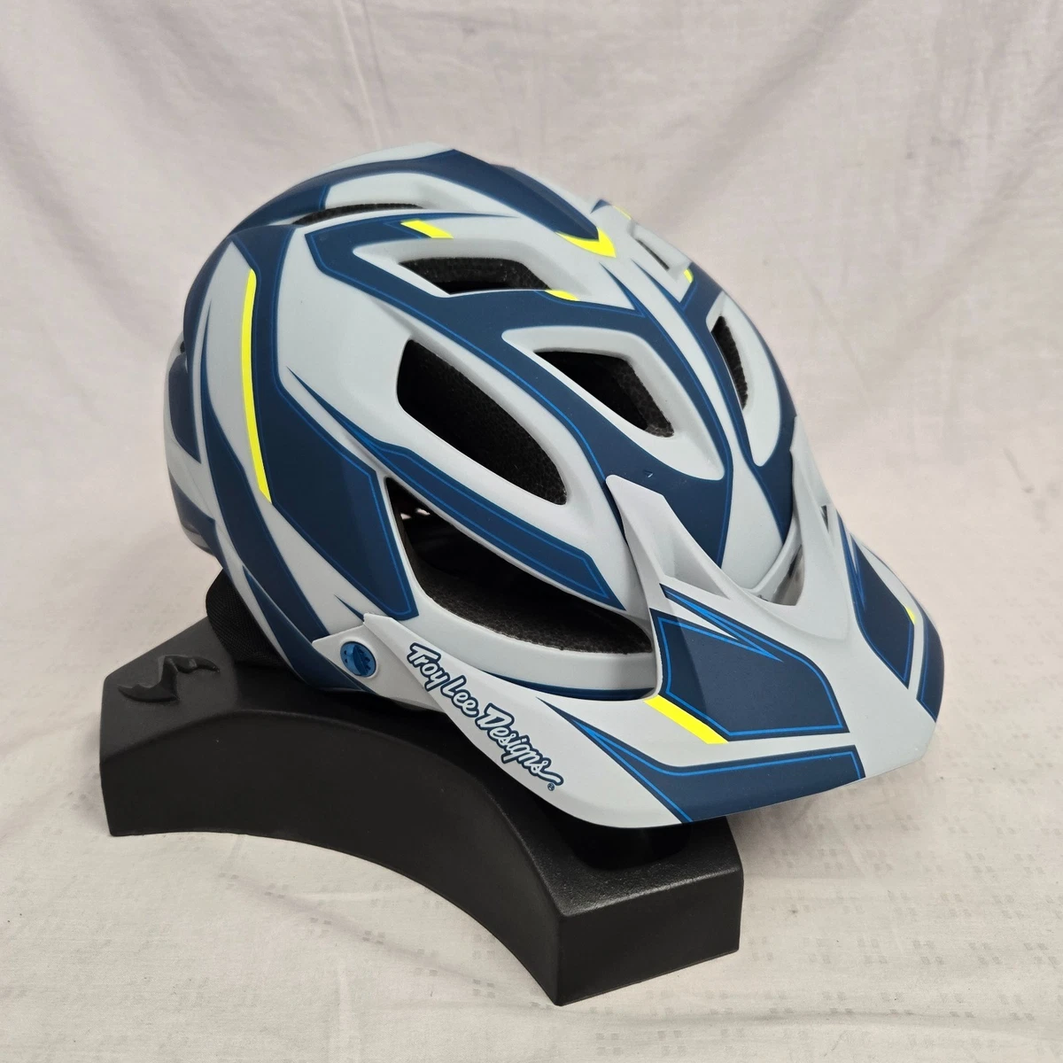Troy Lee Designs A1 Reflex Bicycle Helmet Grey / Navy XL/XXL Troy Lee Designs A1 Reflex Bicycle Helmet Grey / Navy XL/XXL