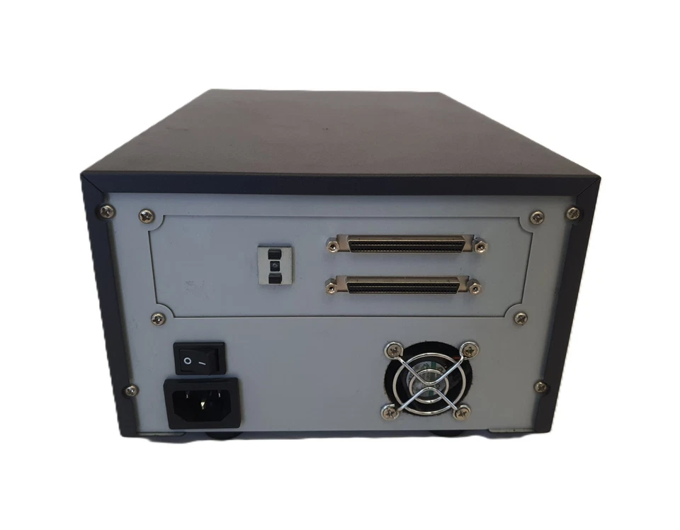 Dell PowerVault 110T External SCSI Ultrium LTO2 Tape Drive & LVD/SE Terminator - Image 3 of 4