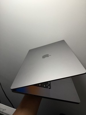 MacBook Pro  16.2-inch M2 Pro 12-core and 19-core GPU 16GB RAM 8TB SSD