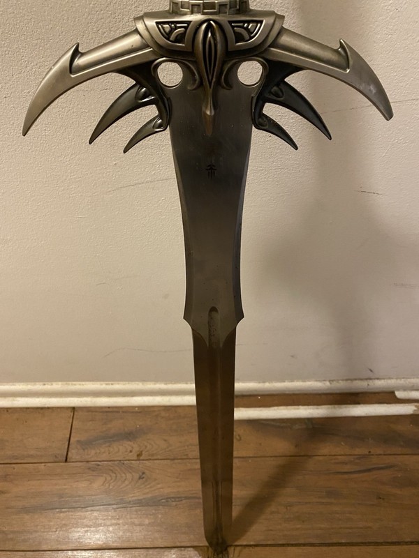 The United Cutlery Kit Rae Anathar Sword of Power (KR0020