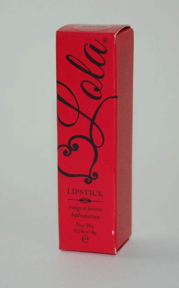 Lápiz labial Lola cobertura completa súper suave larga duración en puro golpe perfecto Foto 2 de 3