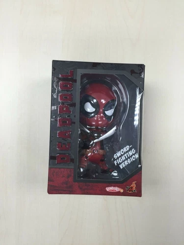 Figura de acción Hot Toys Cosbaby 220 Deadpool versión lucha con espadas 3 pulgadas NUEVA