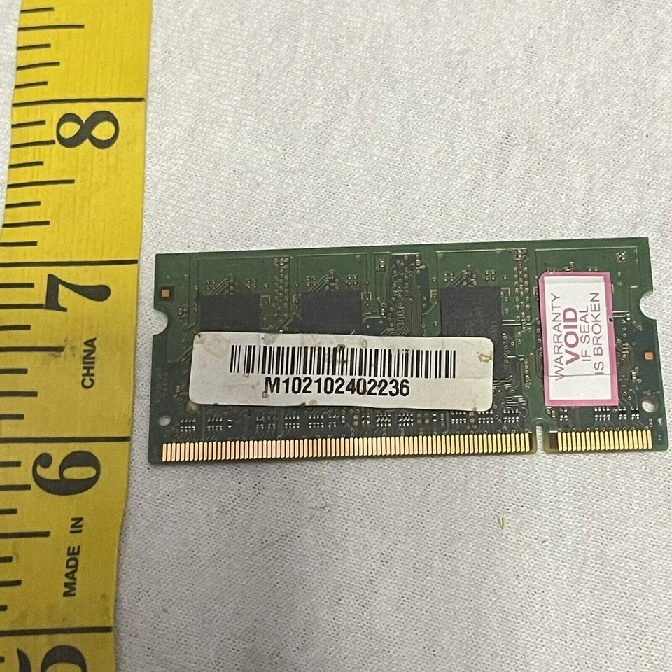 HYMP112S64CP6-S6 HYNIX Computer MEMORY 1GB 2RX16 PC2-6400S-666-12 Card Tested - Image 3 of 3