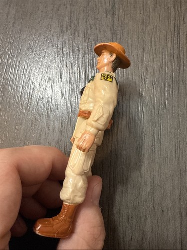 Kenner Jurassic Park The Lost World Eddie Carr 1997 Vintage 4.5" Figure Loose - Picture 3 of 4