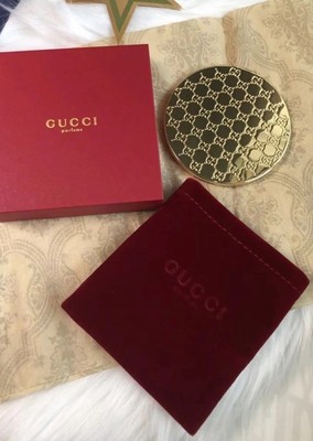 GUCCI グッチ　鏡　箱付　ゴールド　ロゴ New in Box Gucci Gold Mirror Limited Collectors VIP Novelty Gift