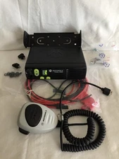 MOTOROLA CM200 VHF 146-174 MHZ 25 WATT 4CH ANALOG WITH ACCESSORIES