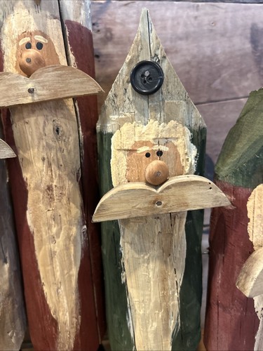 Large Row of 5 Primitive Folk Art Handmade Santa Claus Wired Wood Fence Posts - Picture 6 of 10
