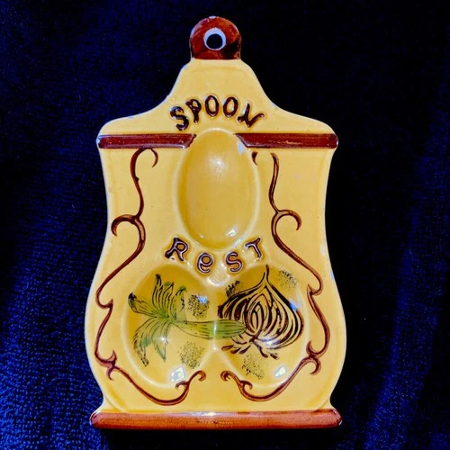 Vintage SPOON REST Garlic Onion Yellow Hand painted Raised Letters 1950’s Mark?