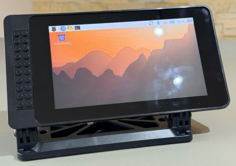 Raspberry Pi 3 Model B+ 1GB RAM + 7" Pi Touch Display + Stand Case + 16 Gb SD