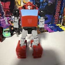 Transformers Studio Series 86 Buzzworthy Bumblebee Cliffjumper