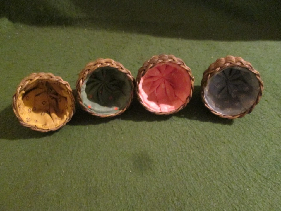 4 Antique Woven Wicker Christmas Tree Bell Decorations with Material Linings - Image 4 of 4