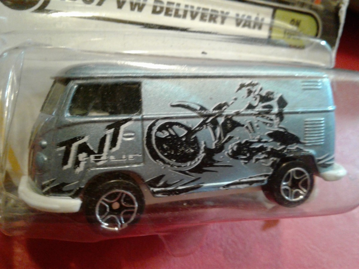 Miniature Matchbox Volkswagen Delivery Van 1967 - Édition 2000, Couleur Argentée - Neuf