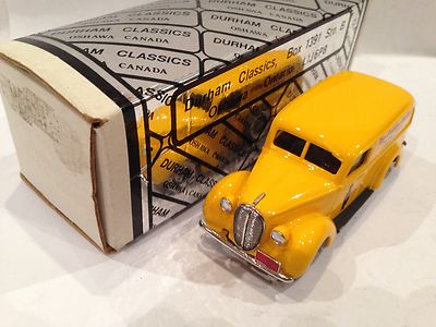 Miniature Camion Ford Panel Delivery - Durham Classics - Échelle 1/43 - White Metal - Occasion