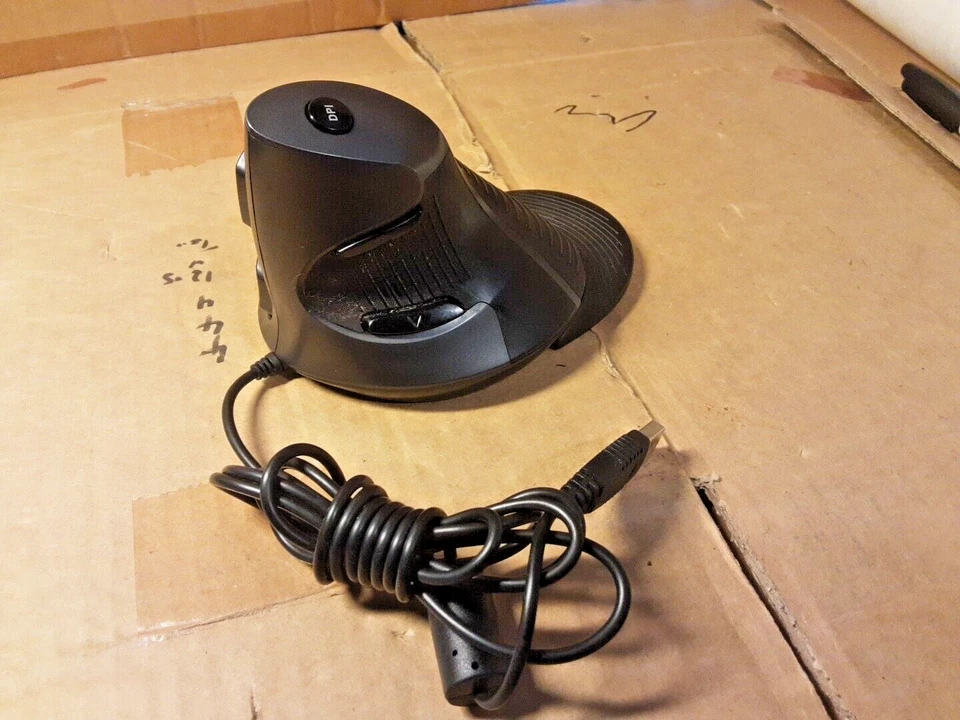 Delux M618 Ergonomic Wired Vertical Optical Mouse - Image 3 of 4