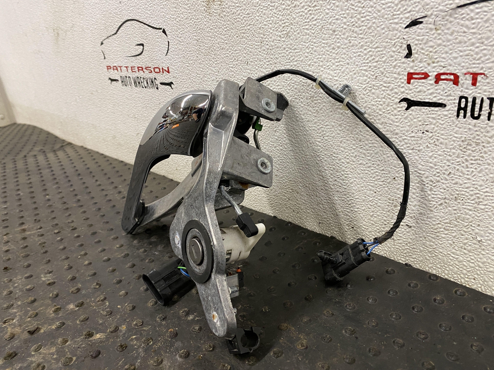 08-12 MASERATI GRANTURISMO OUTSIDE DRIVER LEFT DOOR HANDLE CHROME