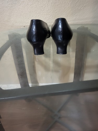 salvatore ferragamo Women's Black Leather Shoes, Size 10 2A,Cond.is V.Gd - Picture 5 of 10